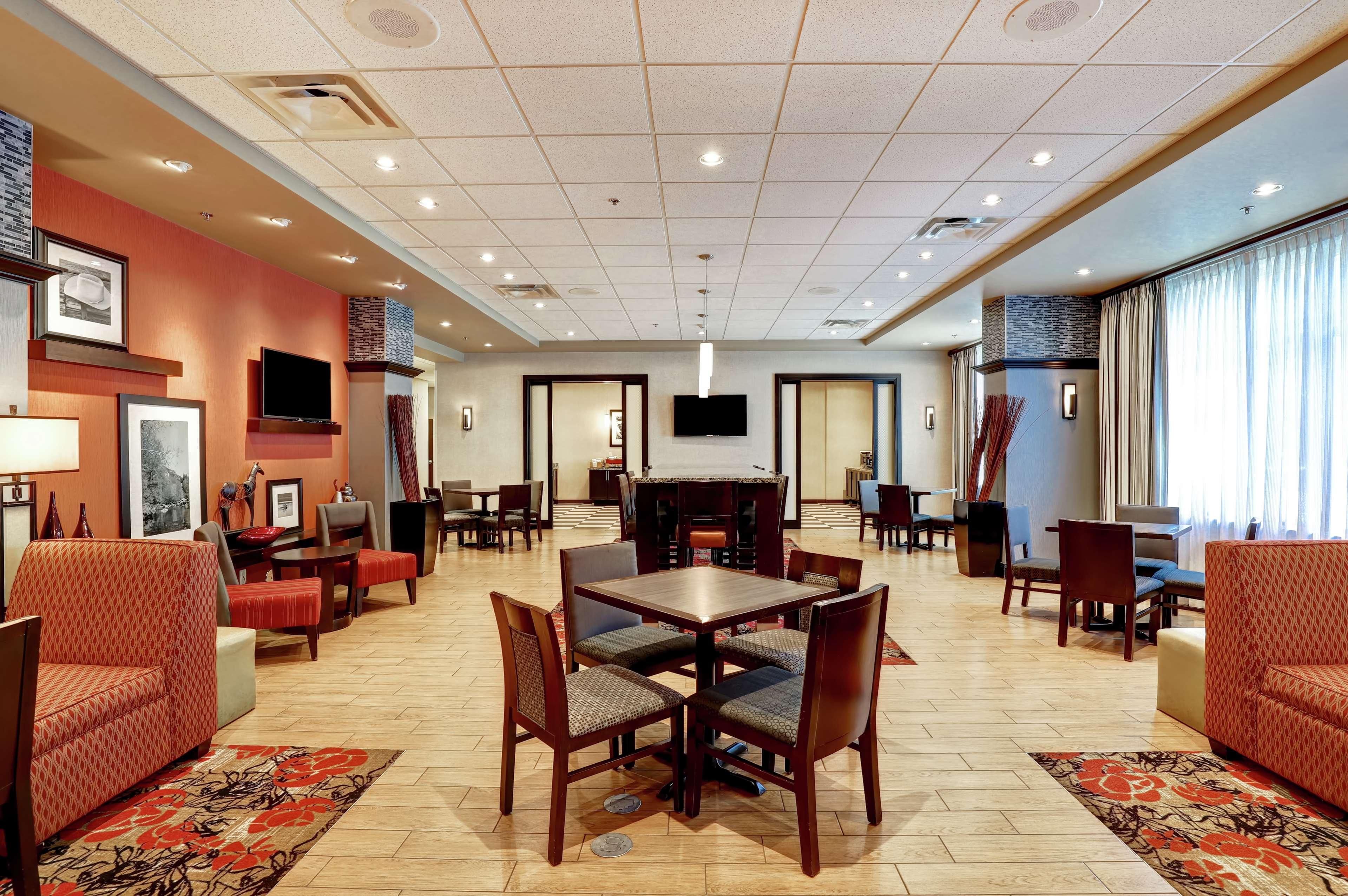 Hampton Inn By Hilton Chilliwack Bagian luar foto