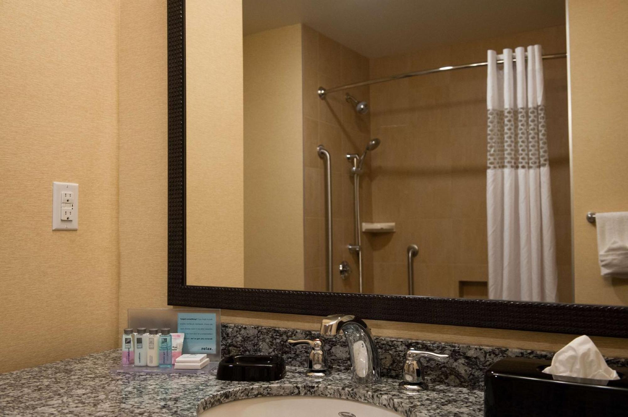 Hampton Inn By Hilton Chilliwack Bagian luar foto