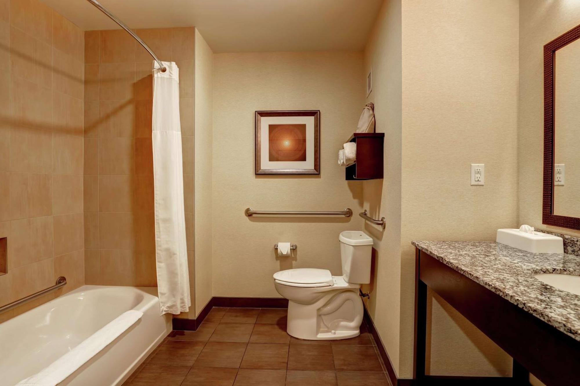 Hampton Inn By Hilton Chilliwack Bagian luar foto